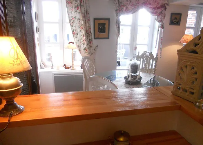 D'hotes Le Nid Du Phare Avec Option Jacuzzi Prive Онфлёр