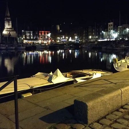 Panzió D'hotes Le Nid Du Phare Avec Option Jacuzzi Prive Honfleur