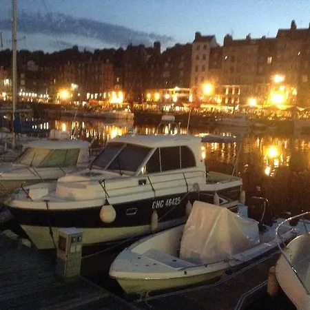 D'hotes Le Nid Du Phare Avec Option Jacuzzi Prive Panzió Honfleur