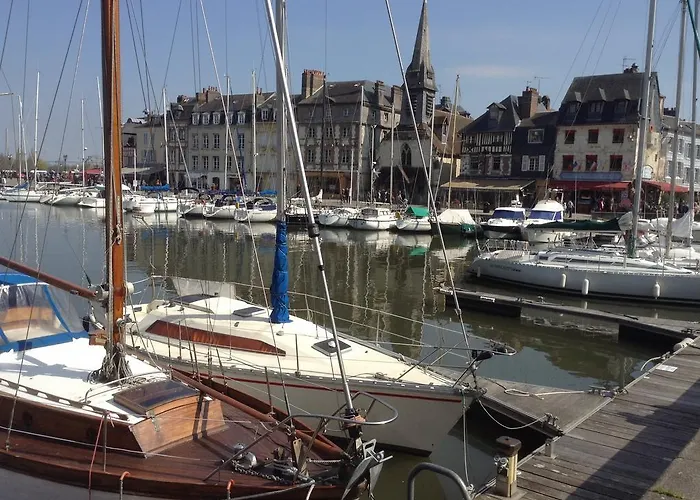 D'hotes Le Nid Du Phare Avec Option Jacuzzi Prive Frühstückspension Honfleur