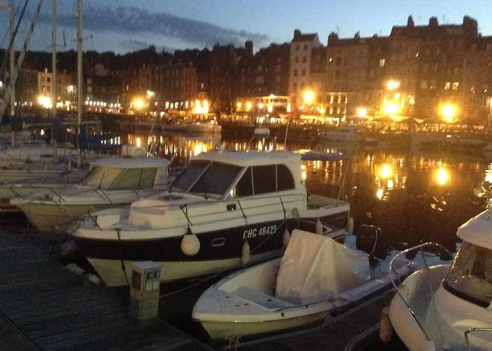 D'hotes Le Nid Du Phare Avec Option Jacuzzi Prive Frühstückspension Honfleur